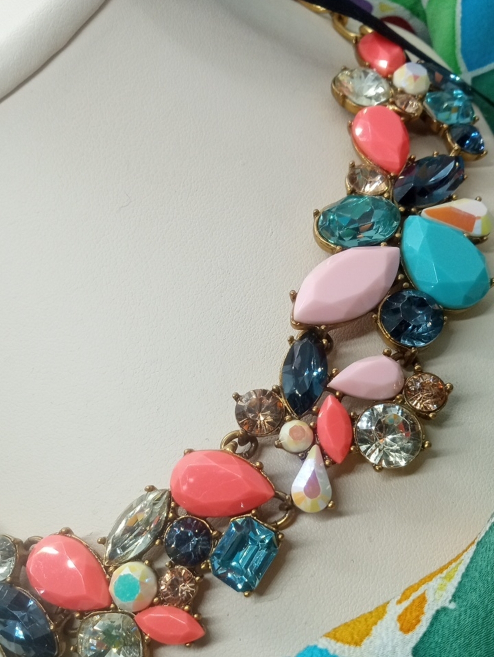 J.CREW FOLIAGE CLUSTER STATEMENT NECKLACE - Picture 4 of 12
